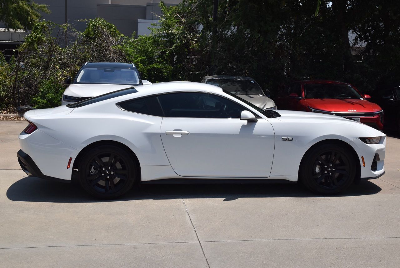 2024 Ford Mustang 6