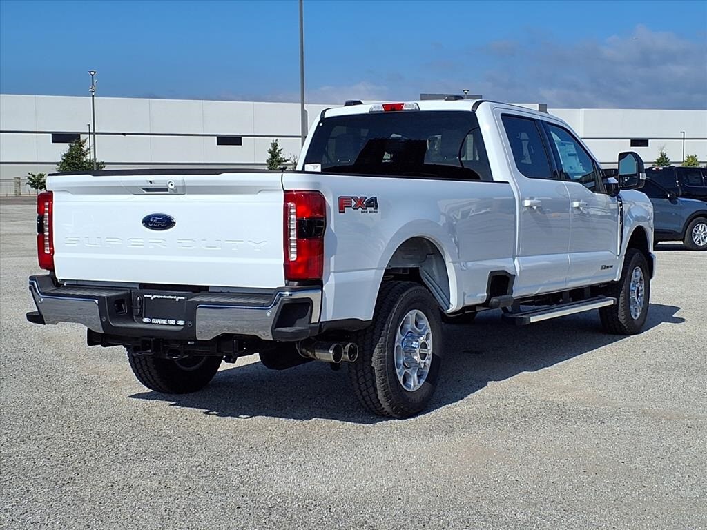 New 2026 Ford F-350 XLT Truck Crew Cab