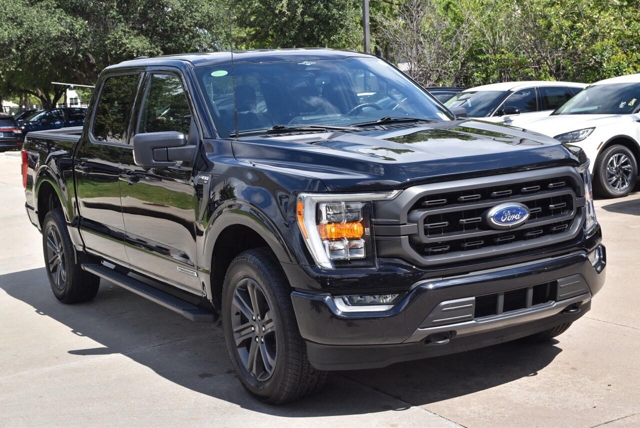 2023 Ford F-150 XLT photo 3