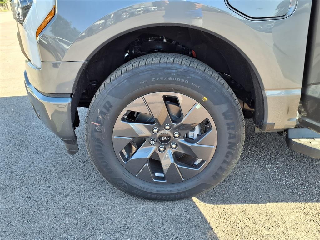 2025 Ford F-150 Lightning Flash - Photo 22