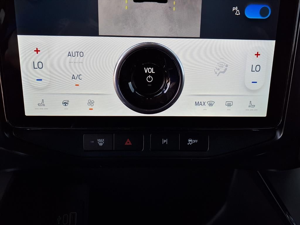 2025 Ford F-150 Lightning Flash - Photo 10