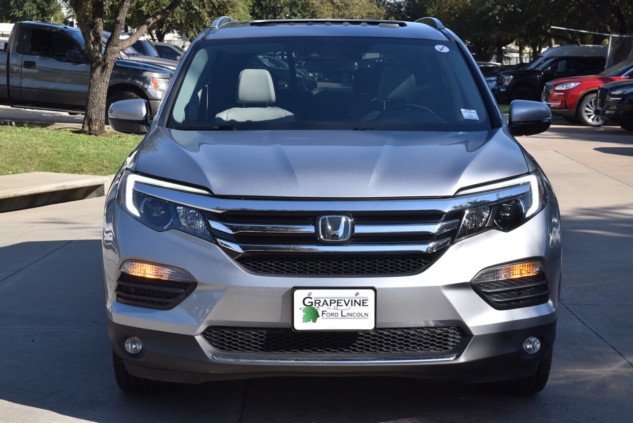 2016 Honda Pilot Elite photo 2