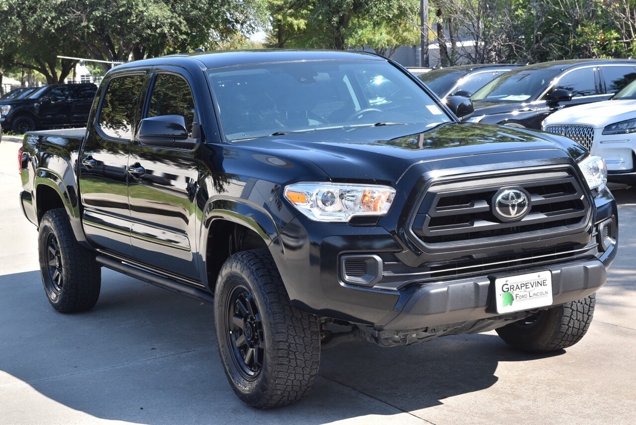 2023 Toyota Tacoma SR photo 3