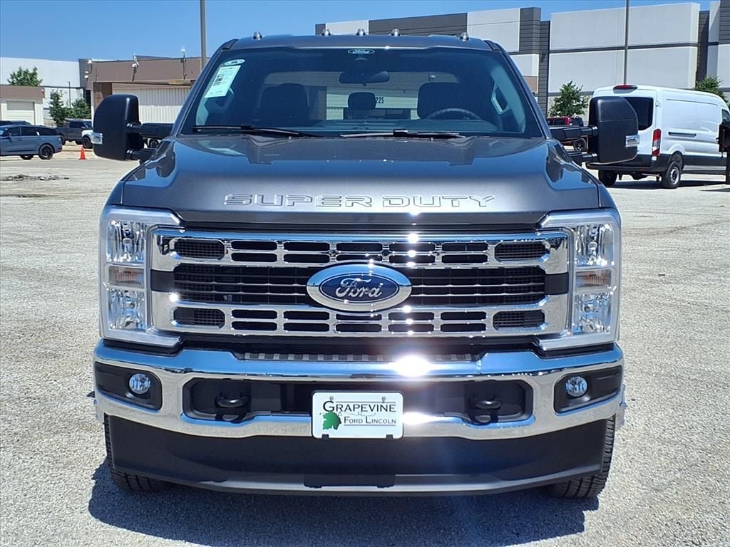 New 2026 Ford F-350 XLT Truck Crew Cab