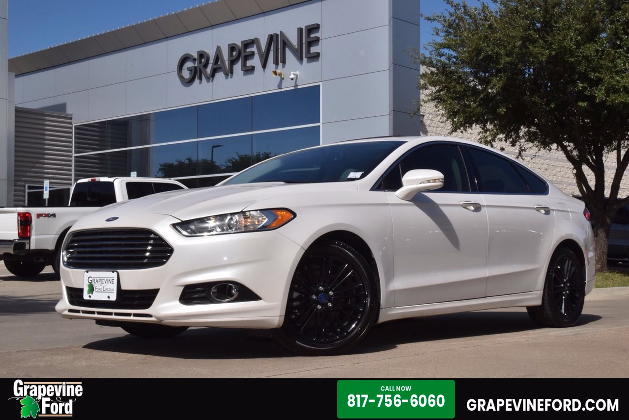 White Platinum Clearcoat Metallic 2016 Ford Fusion Sedan Front-Wheel Drive 6-Speed Automatic