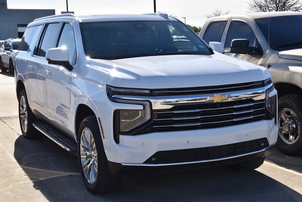 Used 2025 Chevrolet Suburban LT SUV