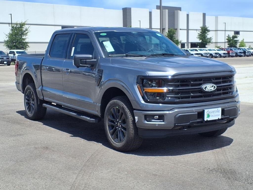 2025 Ford F-150 XLT photo 3