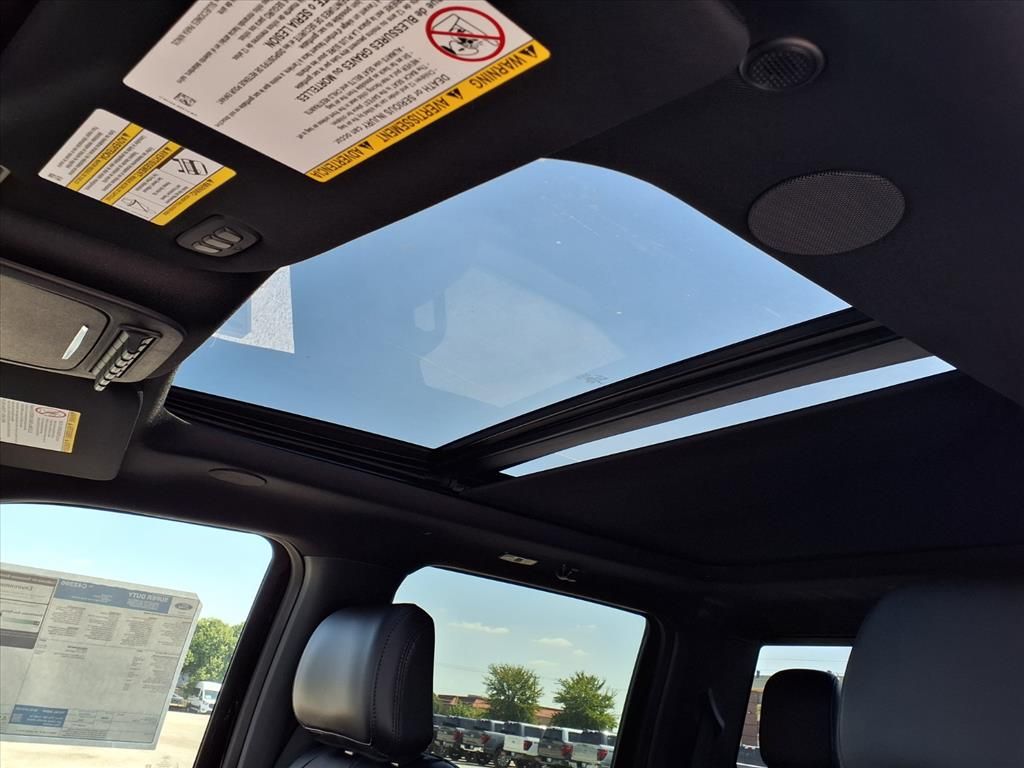 2026 Ford F-350 Super Duty Platinum - Photo 8