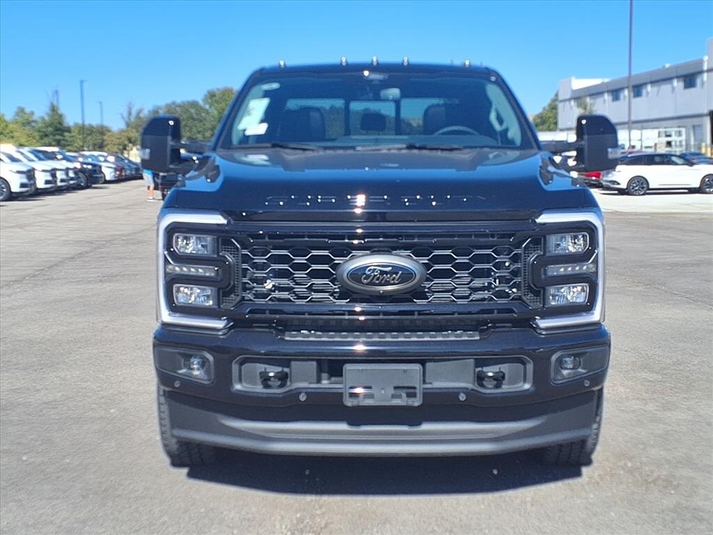 2026 Ford F-250 Lariat photo 2