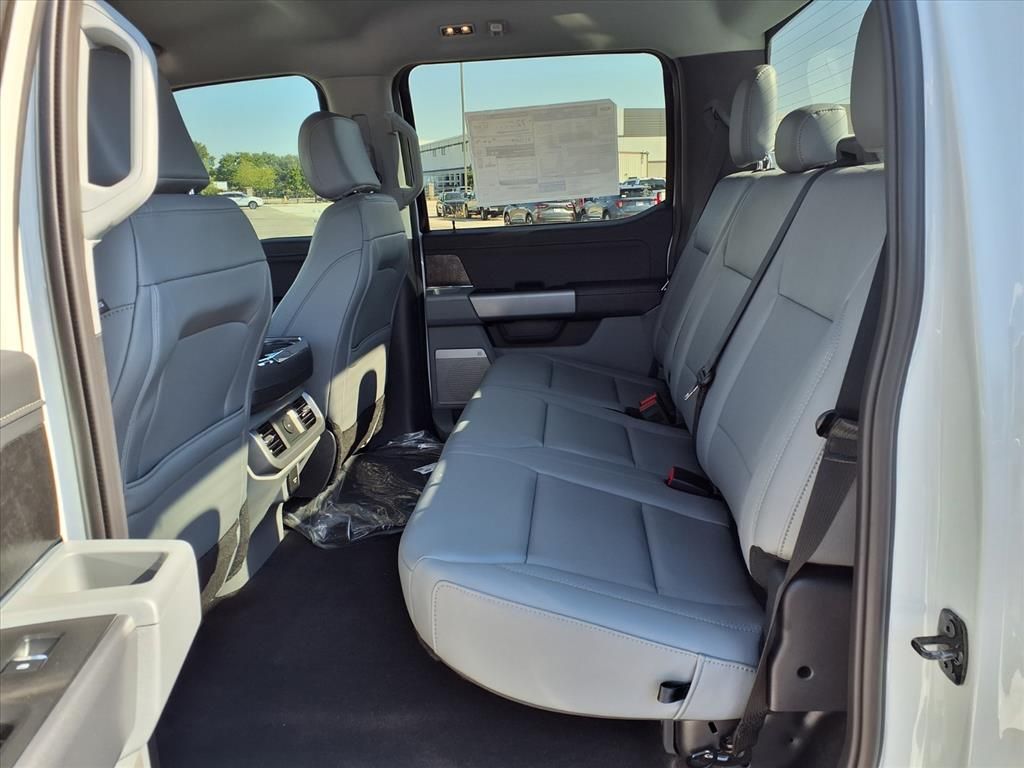 2025 Ford F-150 Lightning Flash - Photo 20