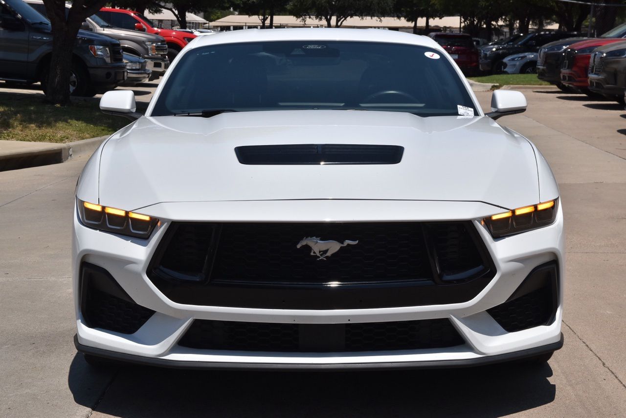 2024 Ford Mustang 3