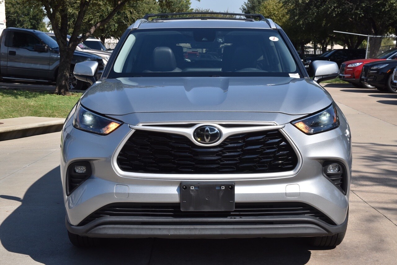 2023 Toyota Highlander XLE photo 2