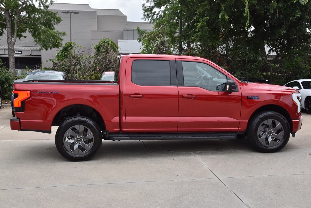 View vehicle photo 6