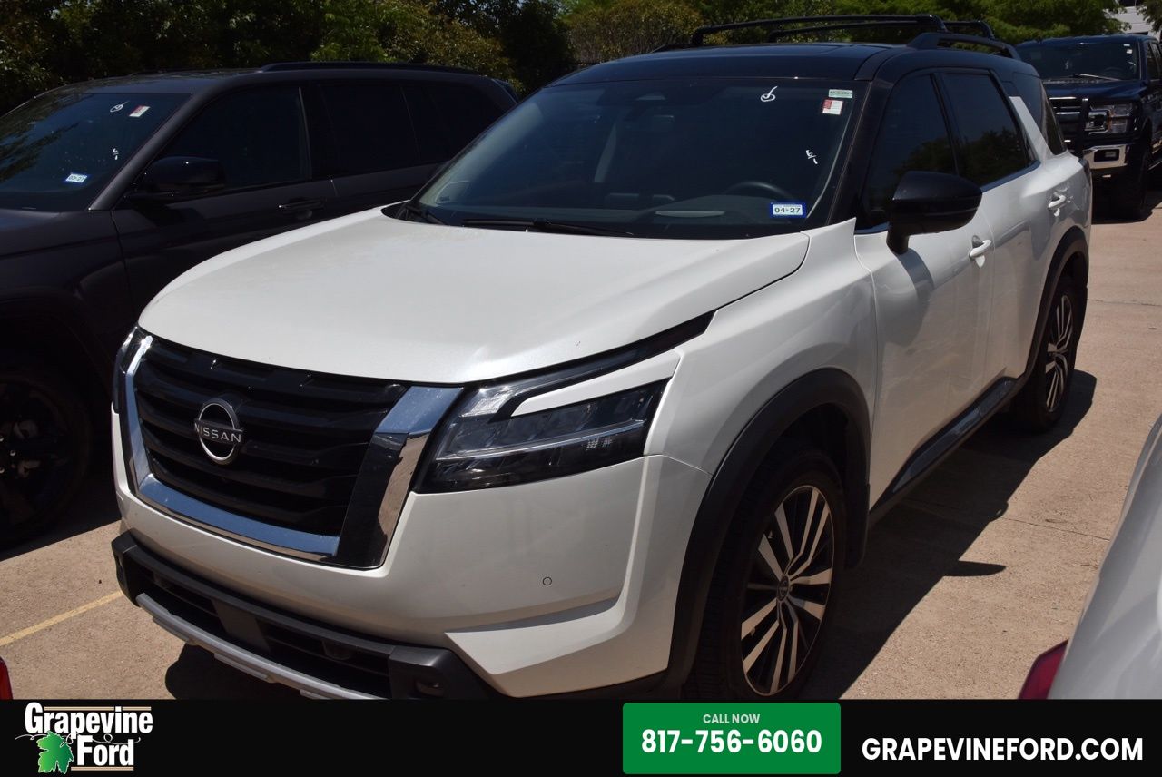 2023 Nissan Pathfinder Platinum 4WD's photo