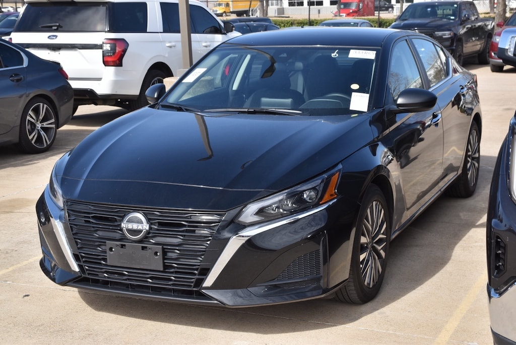 Used 2025 Nissan Altima 2.5 SV Sedan