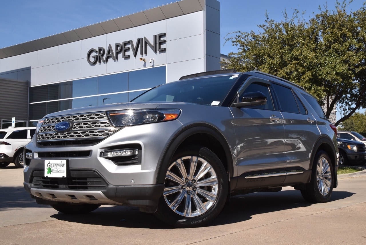 2022 Ford Explorer Limited's photo