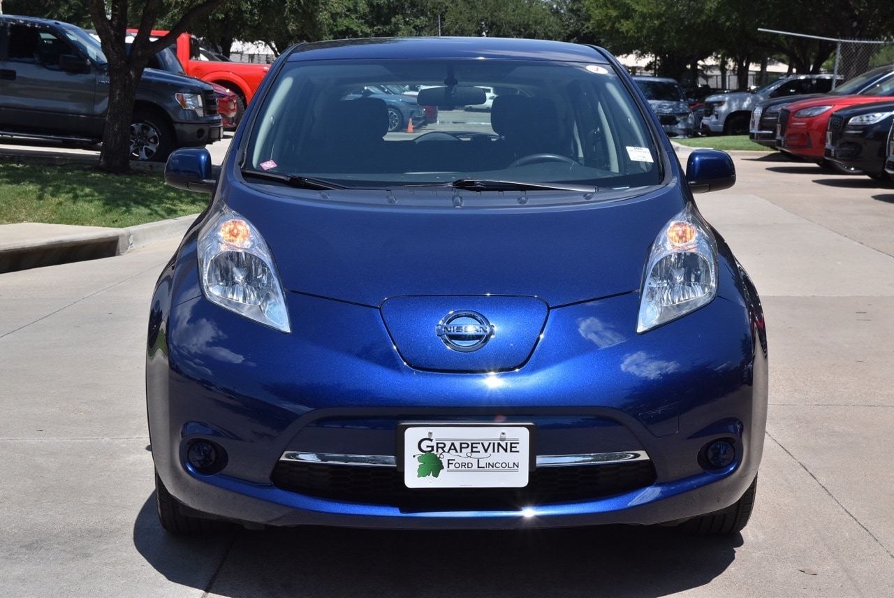 Used 2017 Nissan LEAF SV with VIN 1N4BZ0CP1HC310343 for sale in Grapevine, TX