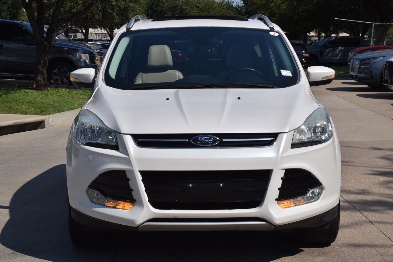 2016 Ford Escape Titanium photo 2