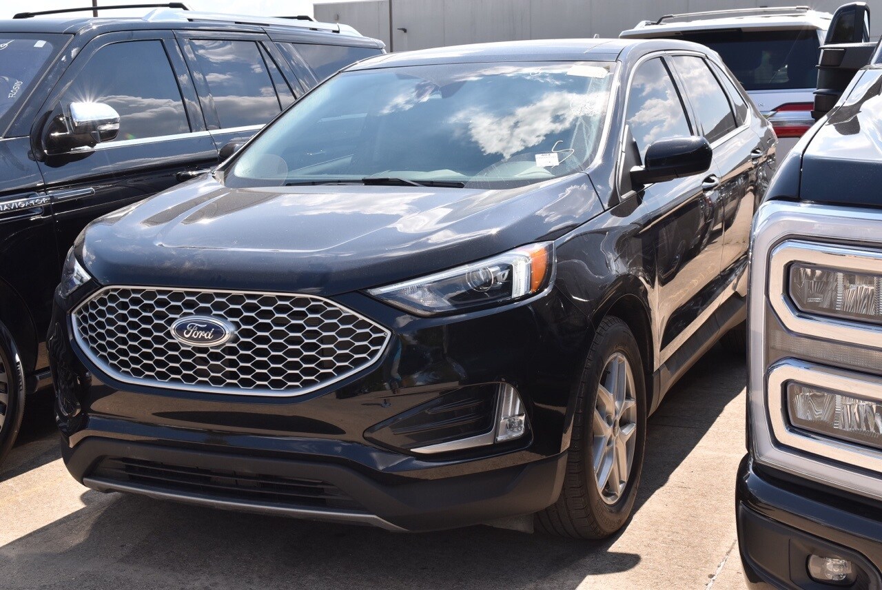 2024 Ford Edge SEL photo 2