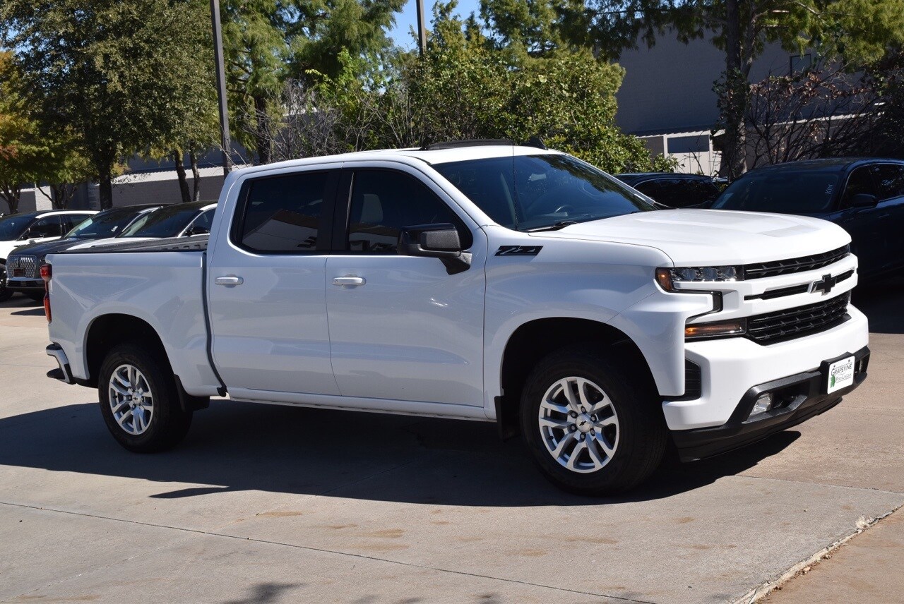 2020 Chevrolet Silverado 1500 RST photo 2
