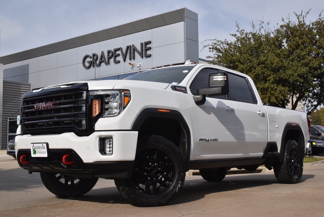 2022 GMC Sierra 2500HD AT4's photo