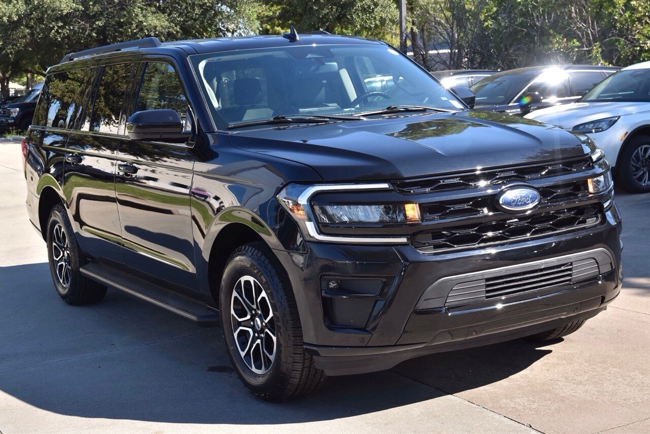 2024 Ford Expedition MAX XLT photo 2