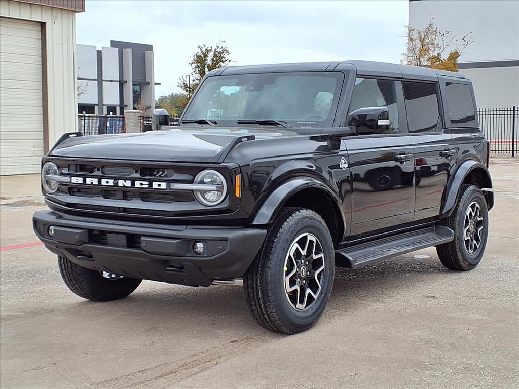 2025 Ford Bronco 4-Door Outer Banks's photo