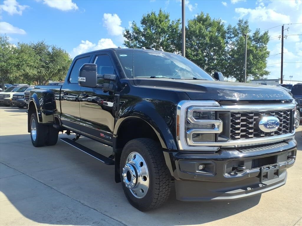 2026 Ford F-450 Platinum photo 2