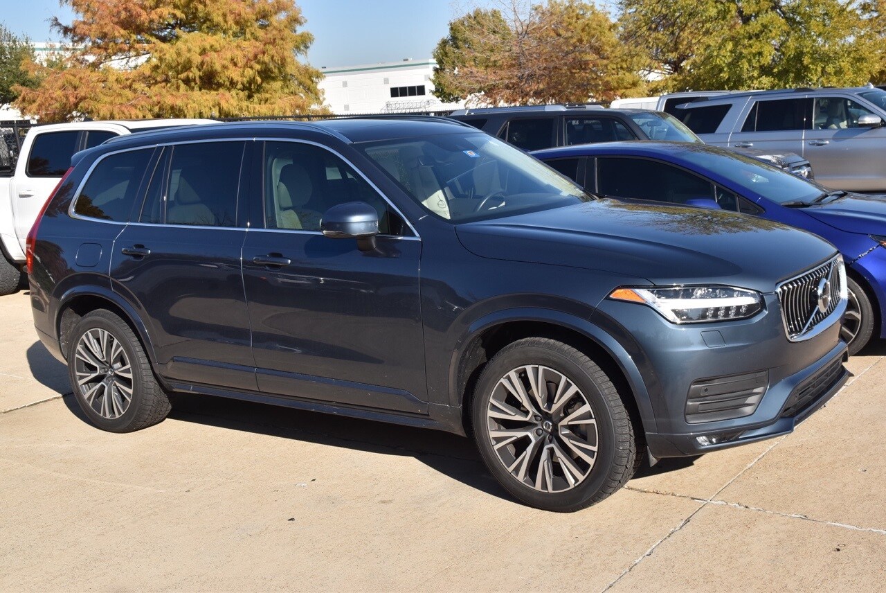 2021 Volvo XC90 T5 Momentum photo 3