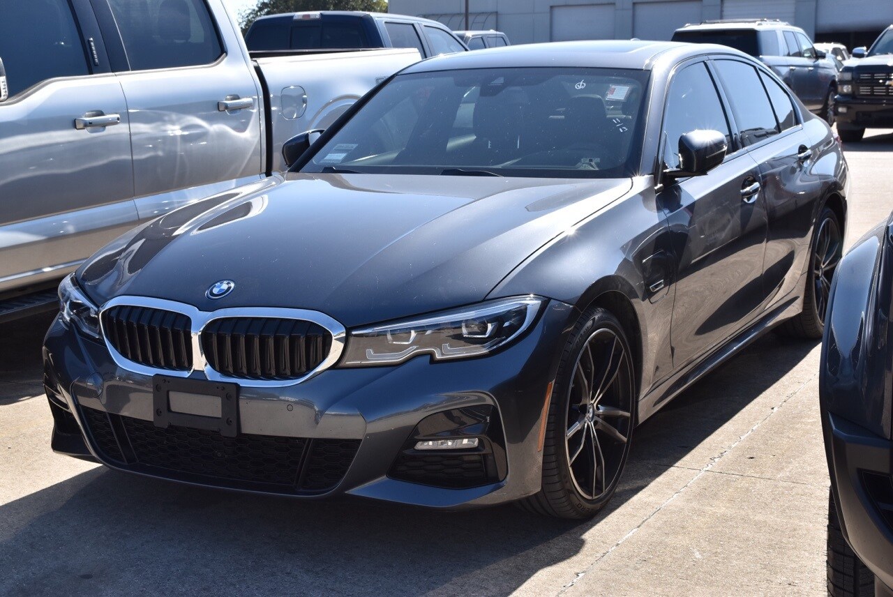 2022 Bmw 330e 3-Series photo 2