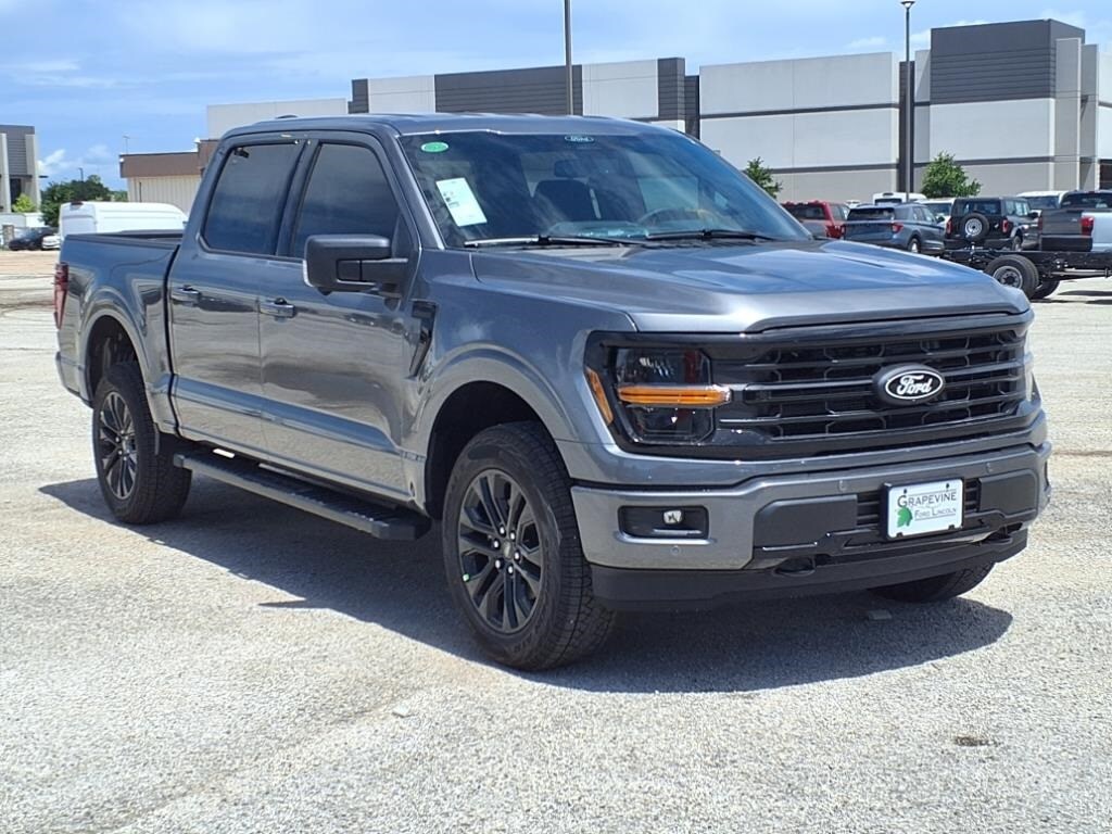 2025 Ford F-150 XLT photo 3