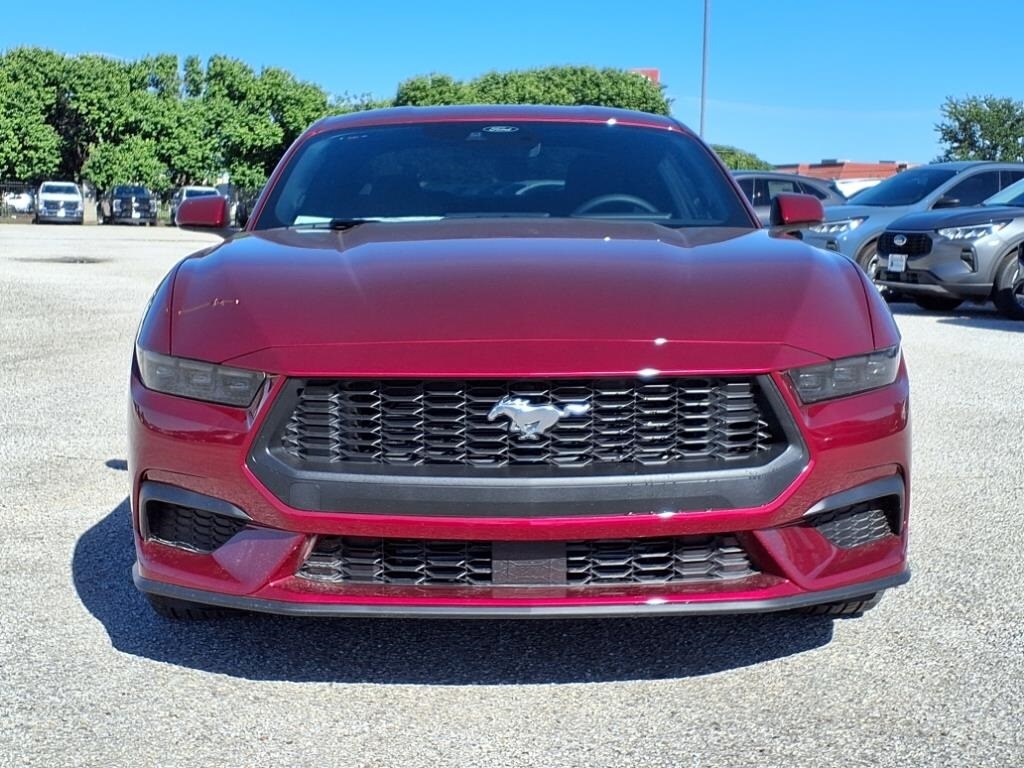2025 Ford Mustang EcoBoost photo 2