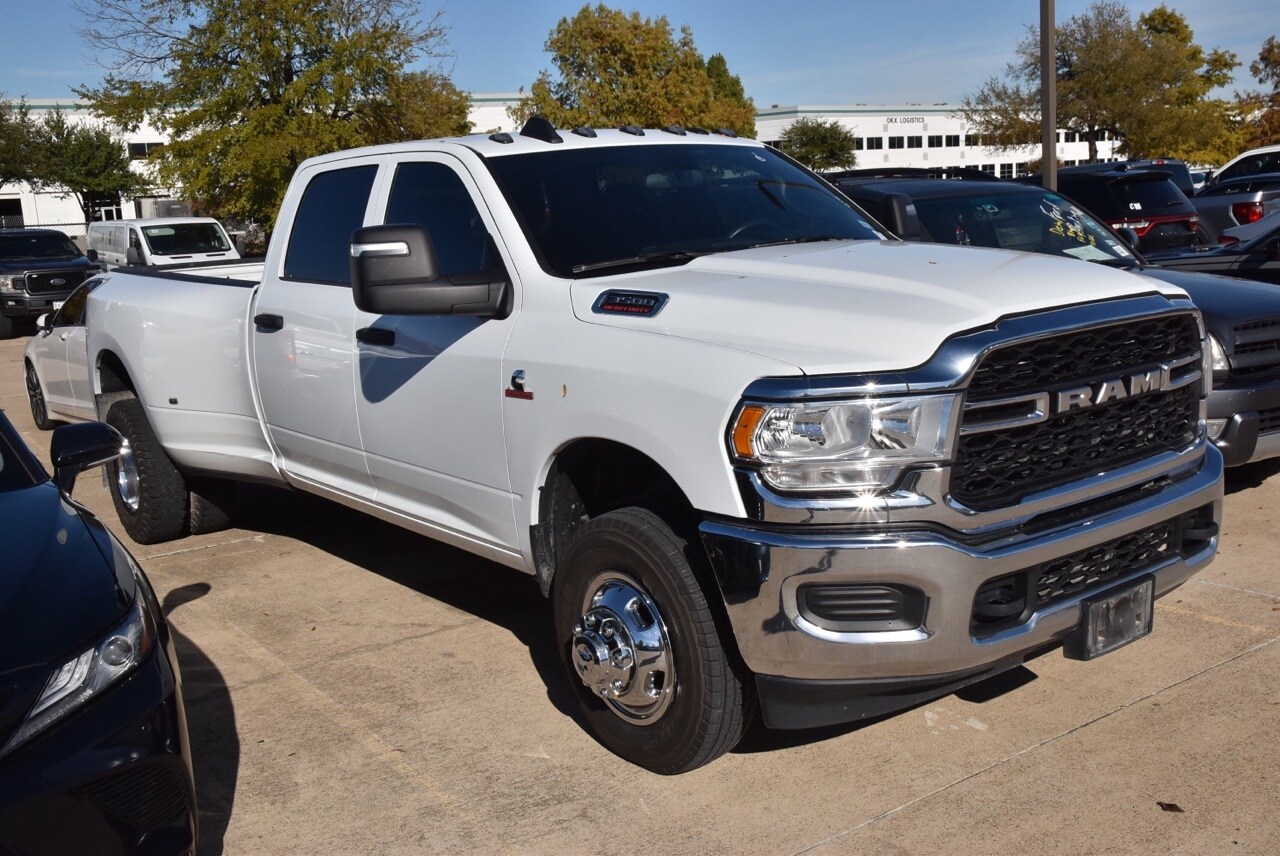 2024 Ram 3500 Tradesman photo 3