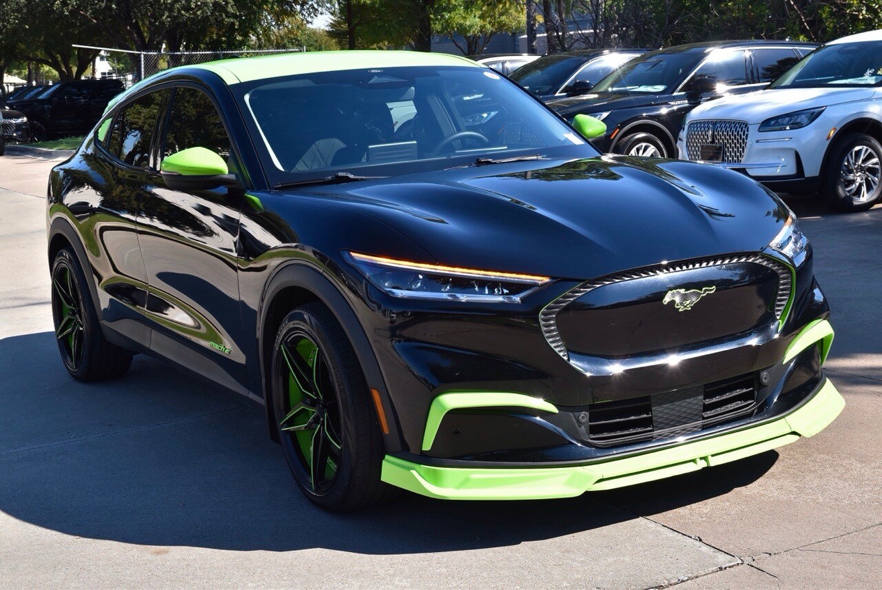 2022 Ford Mustang Mach-E Select photo 2