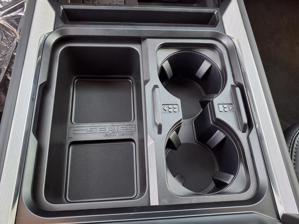 2026 Ford F-350 Super Duty Platinum - Photo 16