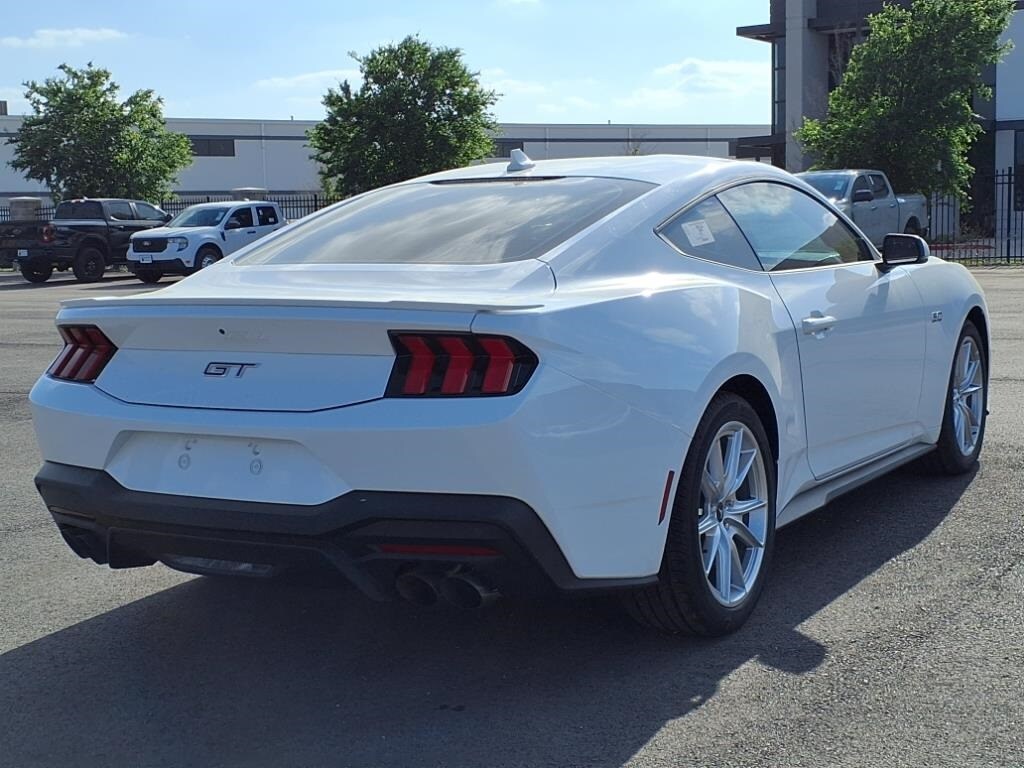 2025 Ford Mustang GT photo 4