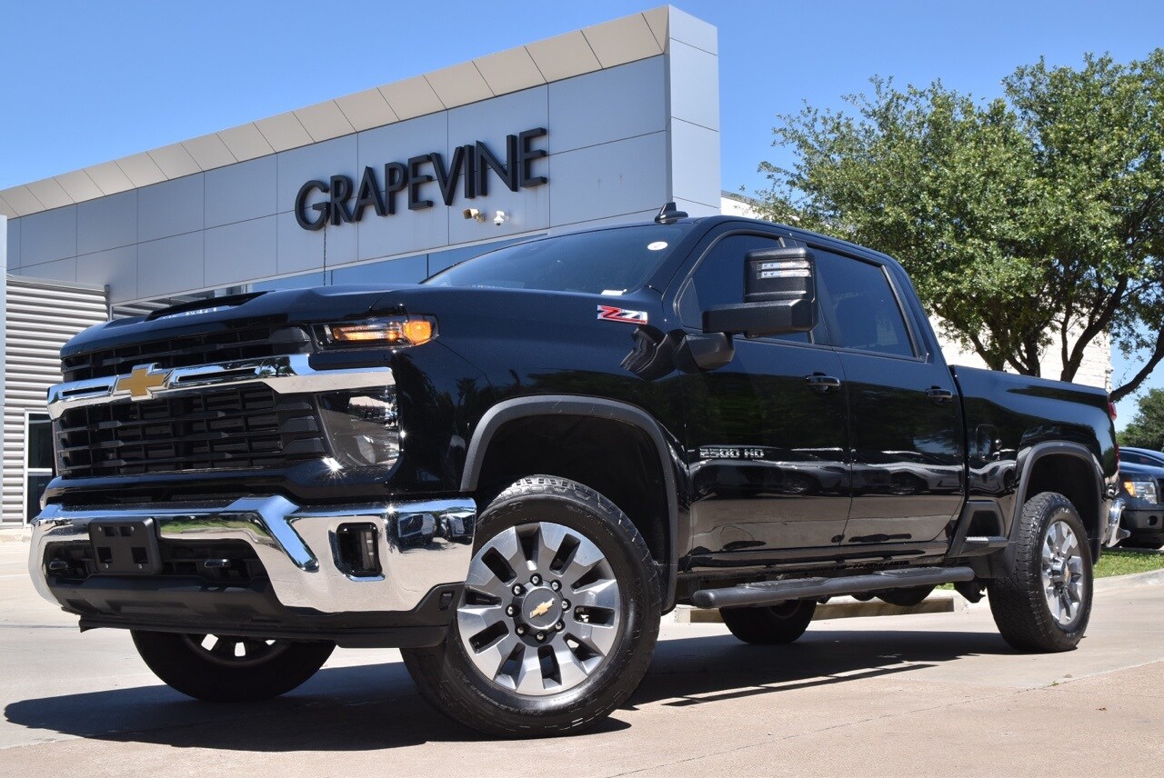 Used 2024 Chevrolet Silverado 2500HD LT with VIN 2GC4YNEY4R1121542 for sale in Grapevine, TX