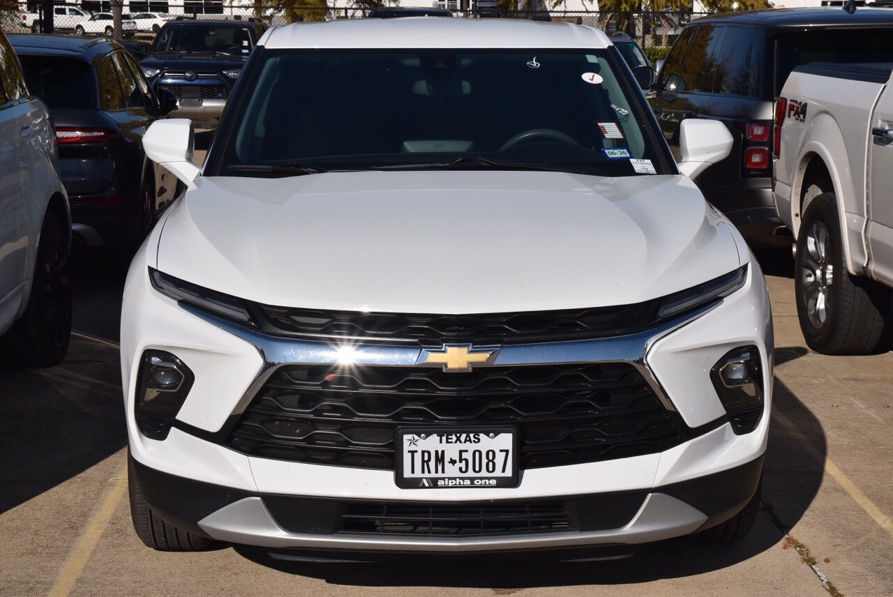 2023 Chevrolet Blazer photo 2