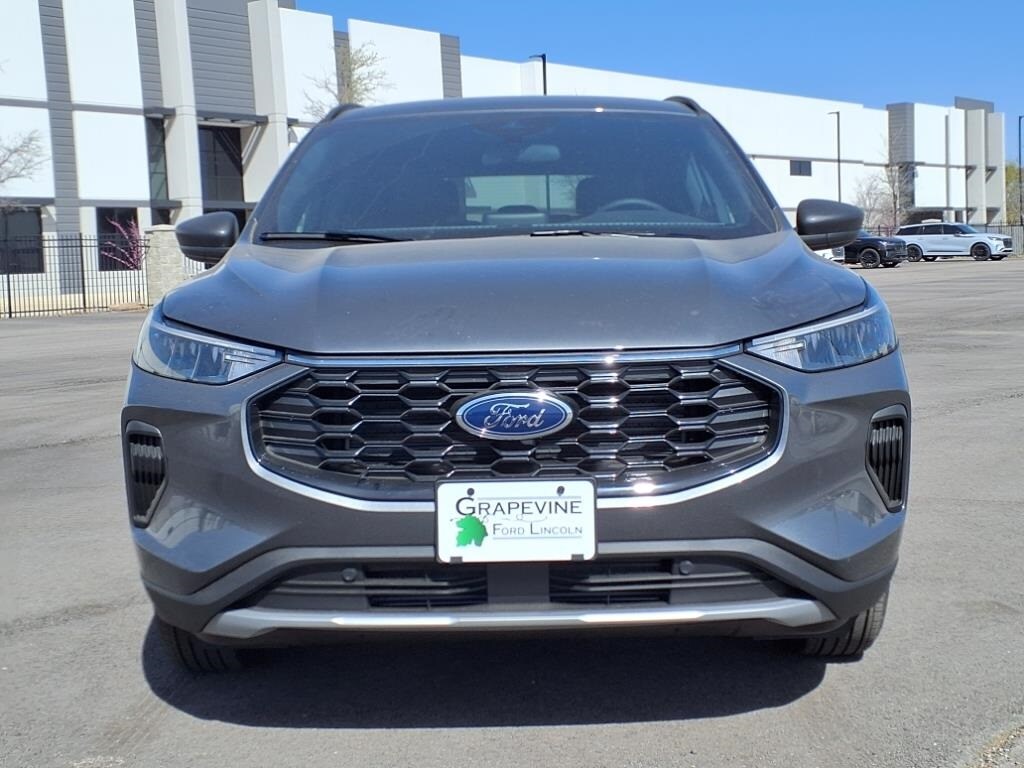 2025 Ford Escape ST-Line photo 2