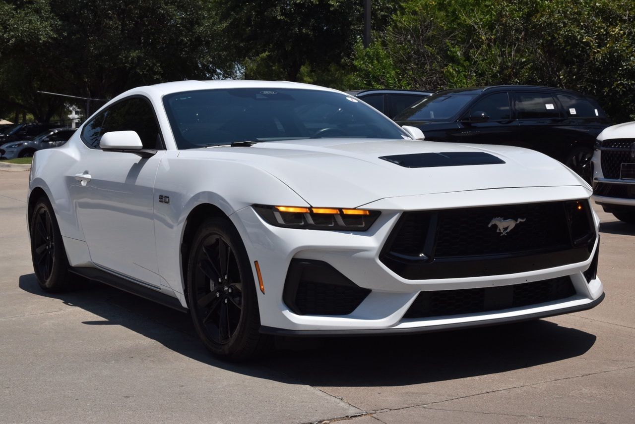 2024 Ford Mustang 4