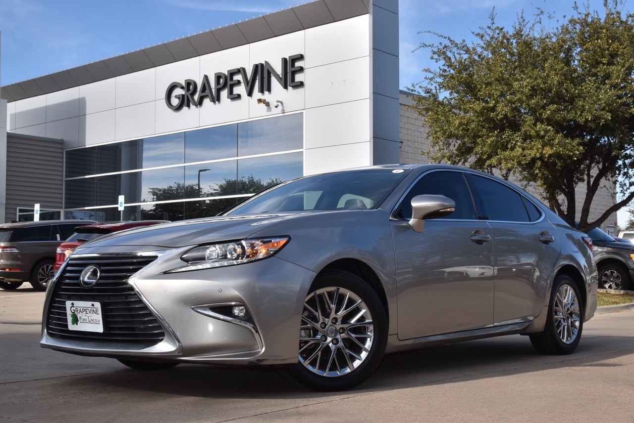 2018 Lexus ES Base's photo