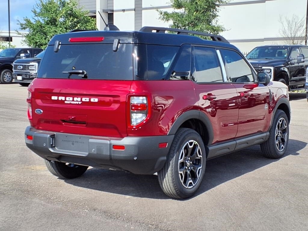 2025 Ford Bronco Sport Outer Banks photo 2