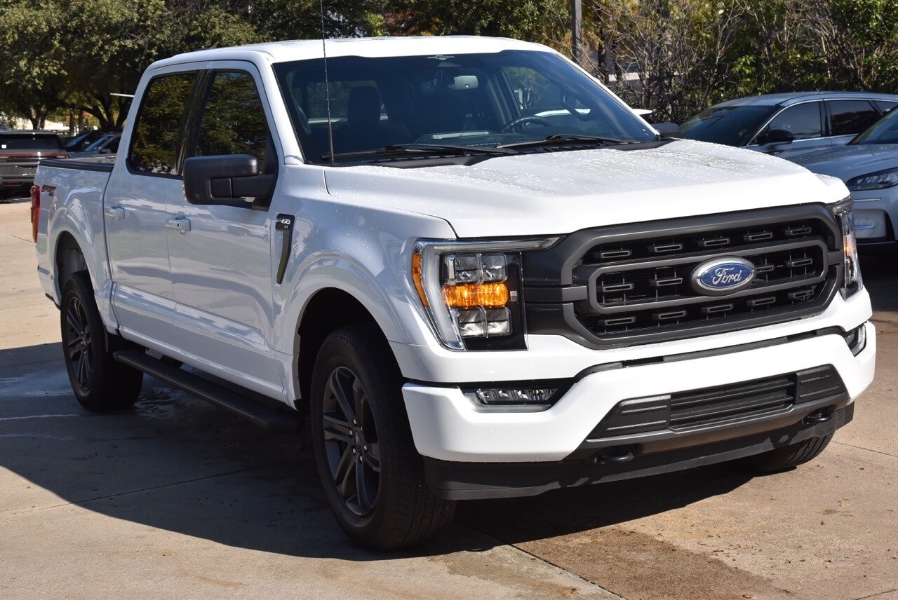 2023 Ford F-150 XLT photo 3