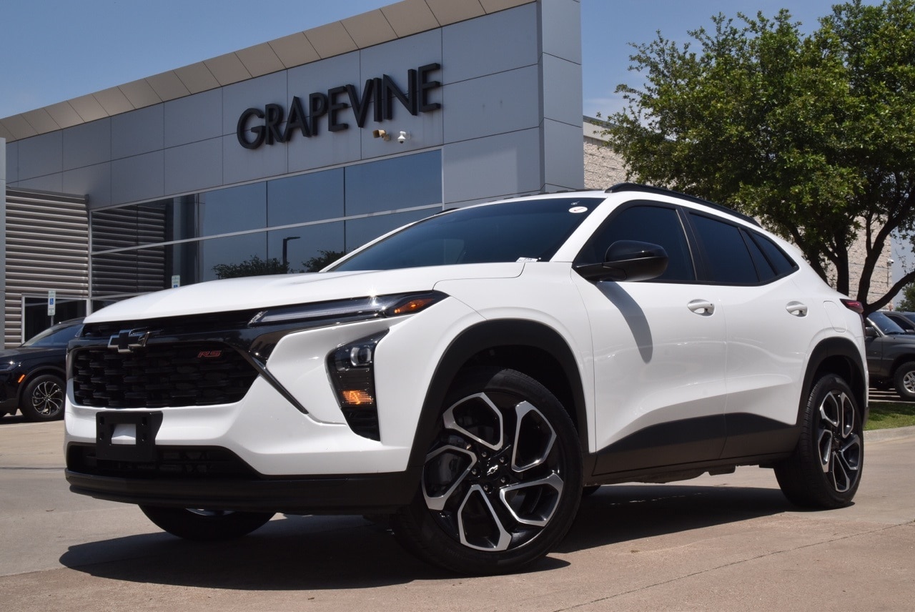 Used 2024 Chevrolet Trax RS with VIN KL77LJE20RC211374 for sale in Grapevine, TX