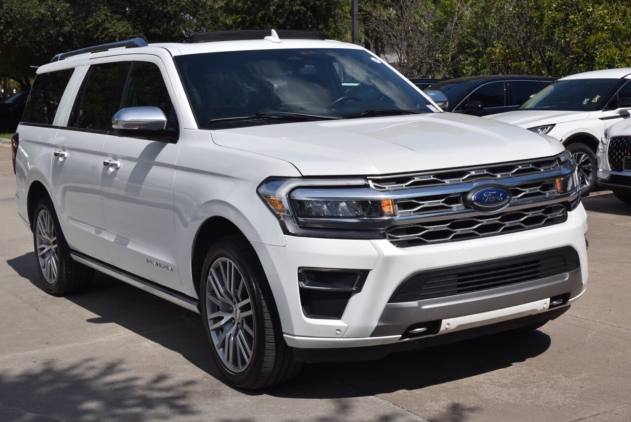 2022 Ford Expedition MAX Platinum photo 2
