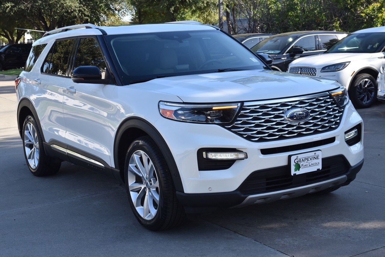 2022 Ford Explorer Platinum photo 2