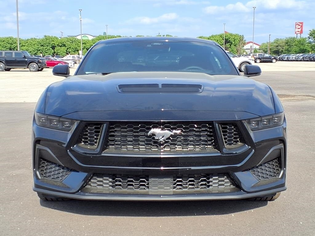 2025 Ford Mustang GT Premium photo 2