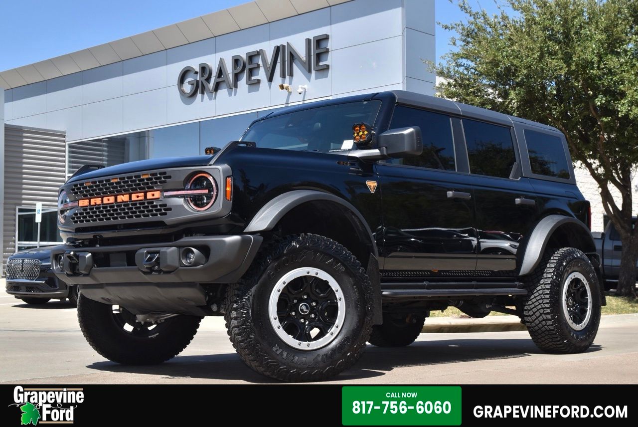  2023 Ford Bronco Badlands Advanced 4-Door 4WD   