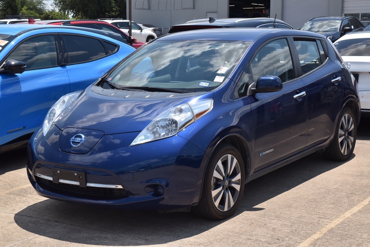 Used 2017 Nissan LEAF SV with VIN 1N4BZ0CP1HC310343 for sale in Grapevine, TX