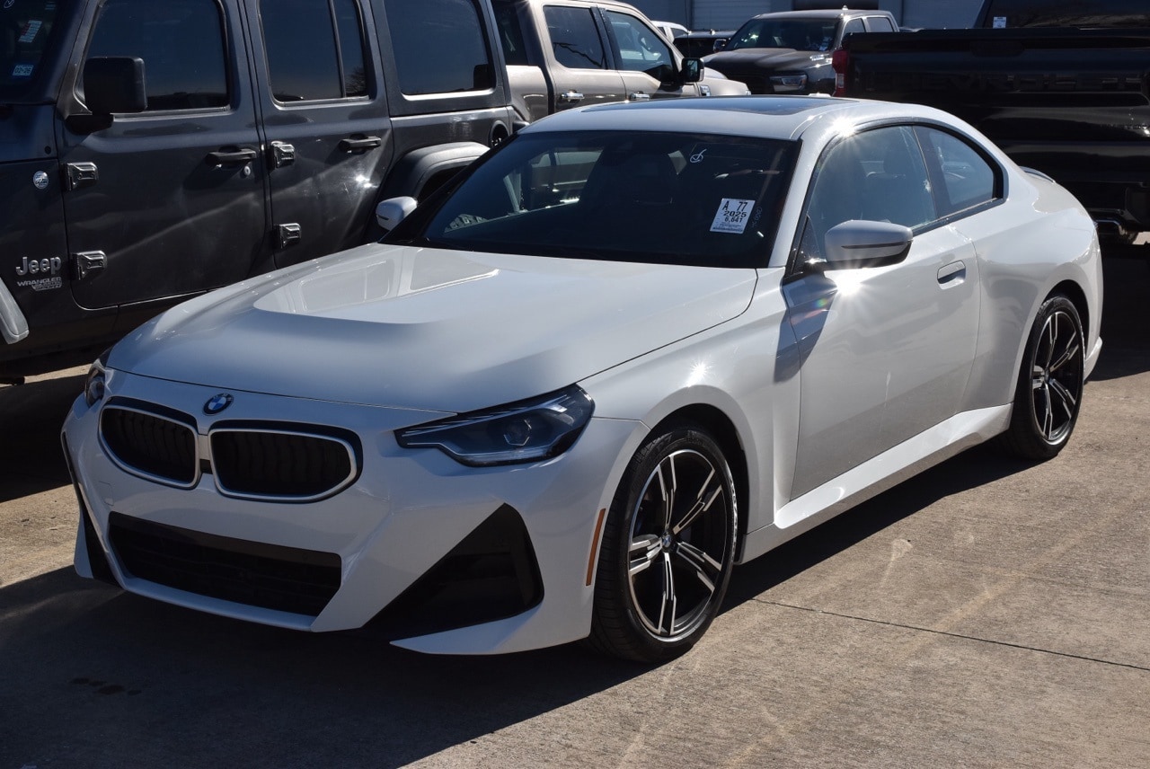 2025 BMW 2 Series 230i's photo